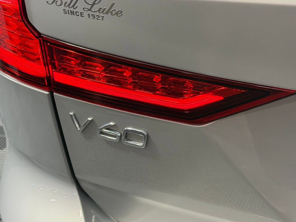 Used 2025 Volvo V60 B5 Cross Country Plus image 13