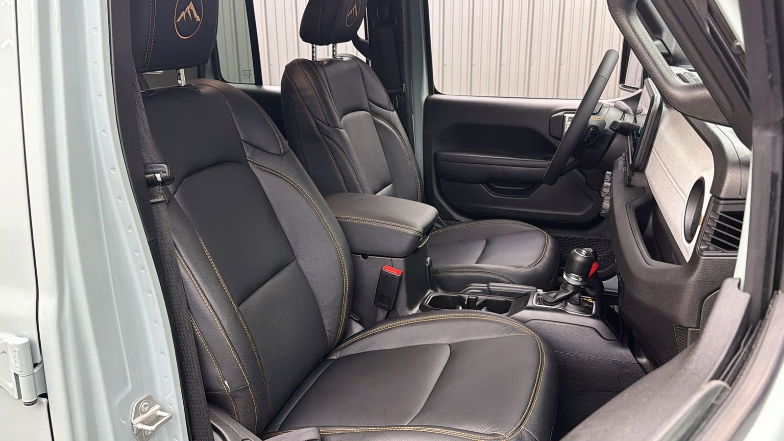 Used 2024 Jeep Wrangler Unlimited w/ Dual Top Group AWD/4WD image 35