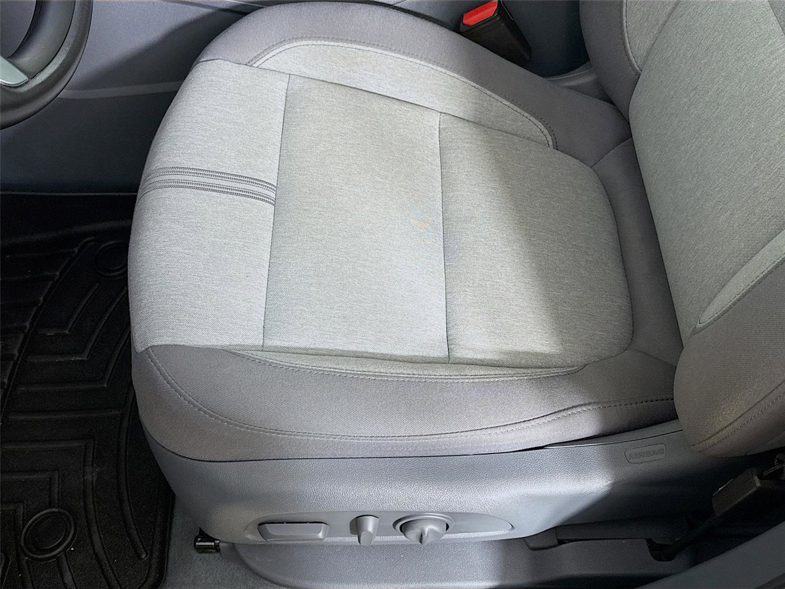 Used 2020 Chevrolet Blazer LT image 18