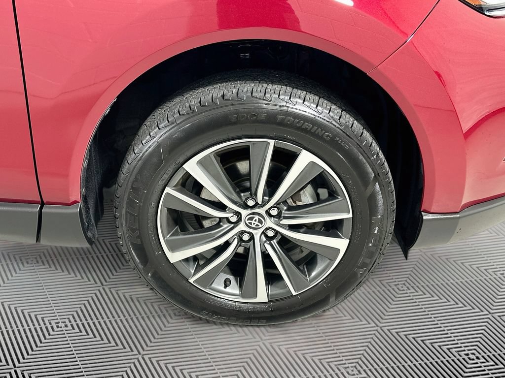 Used 2023 Toyota Venza LE AWD/4WD image 20