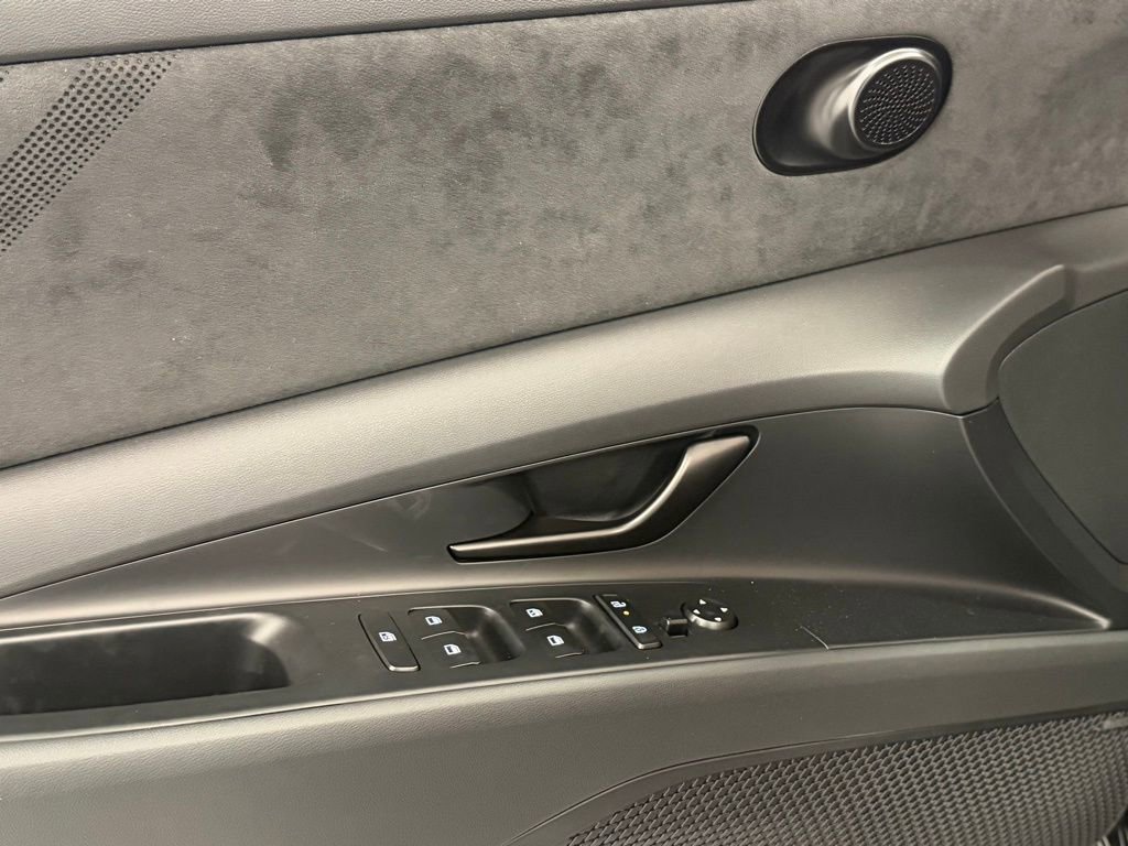 New 2025 Hyundai Elantra N image 12