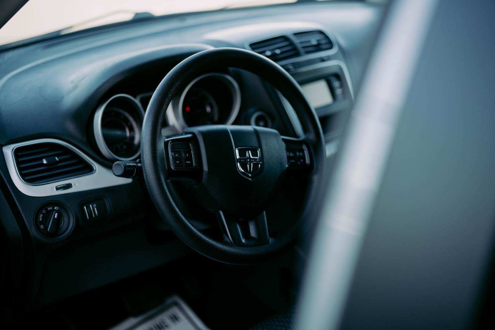 Used 2019 Dodge Journey SE image 15