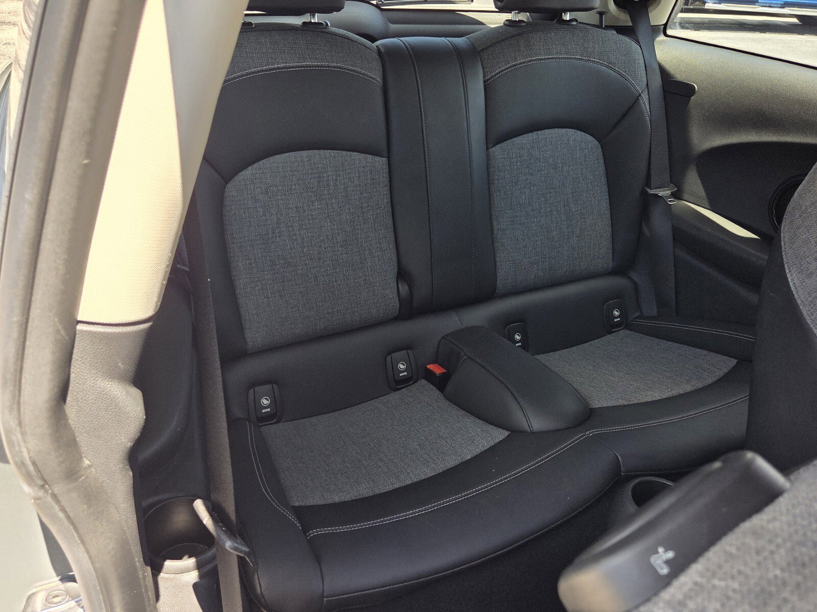 Used 2018 MINI Cooper S image 15