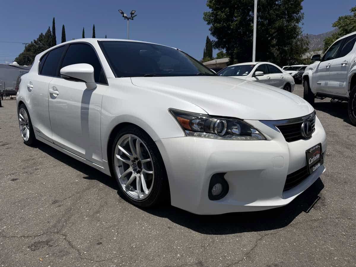 Used 2013 Lexus CT 200h FWD image 1