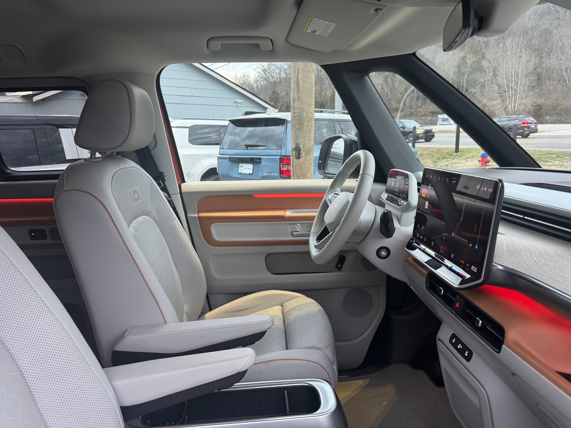 Used 2025 Volkswagen ID. Buzz Pro S Plus image 40