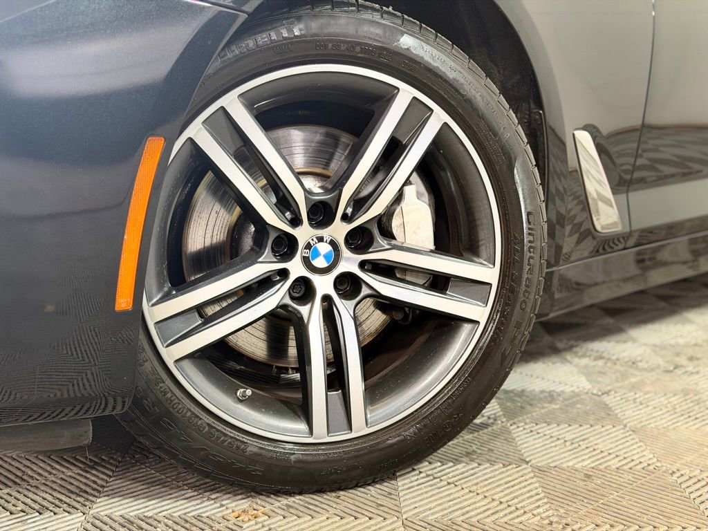 Used 2022 BMW 530i xDrive w/ Convenience Package image 2