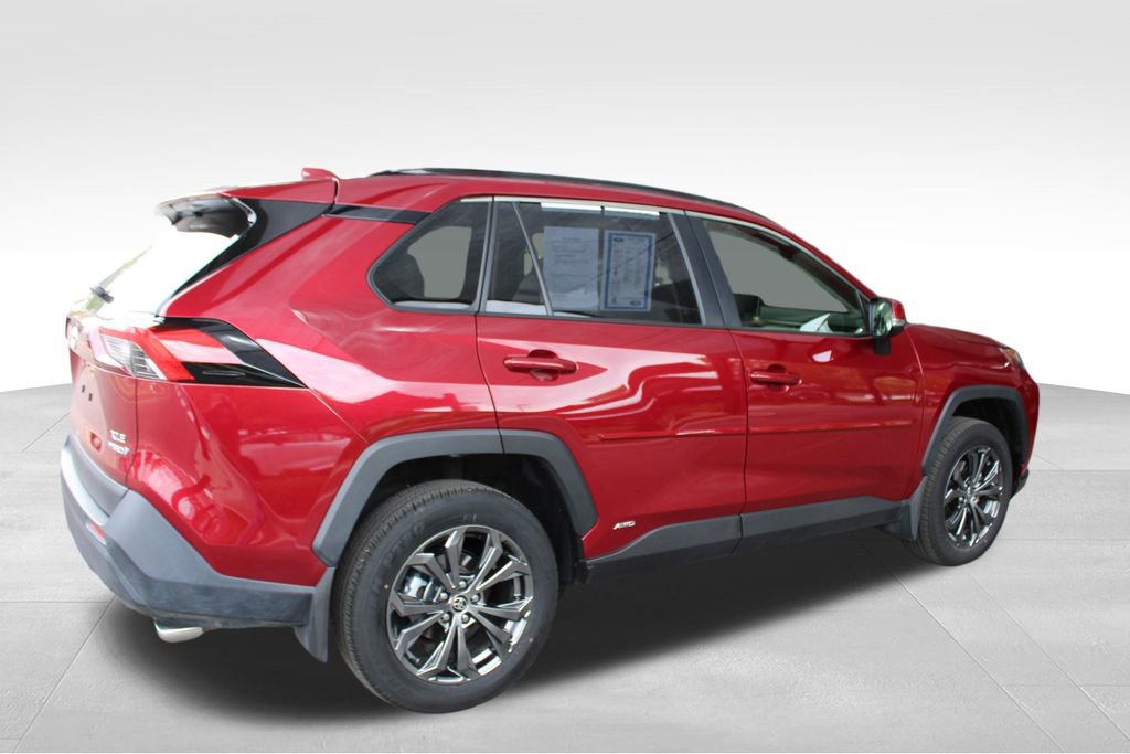 Used 2023 Toyota RAV4 XLE Premium AWD/4WD image 20