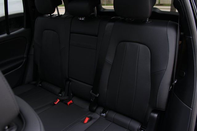 New 2025 Mercedes-Benz GLB 250 4MATIC image 33