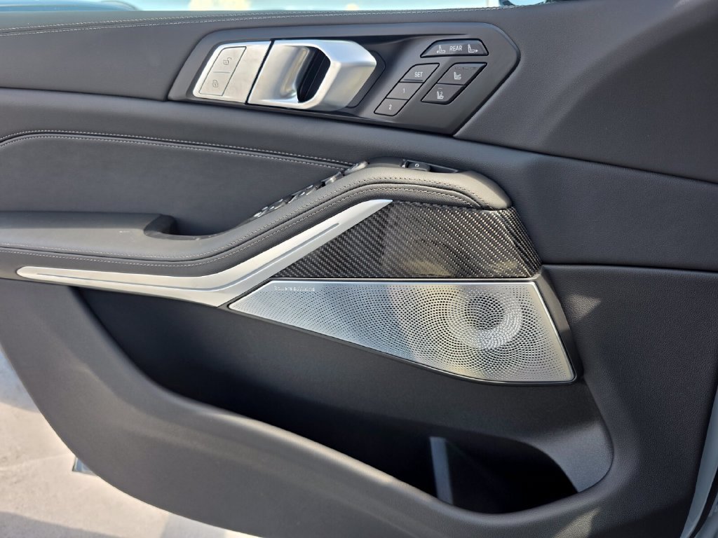 New 2027 BMW X7 M60i AWD/4WD image 17