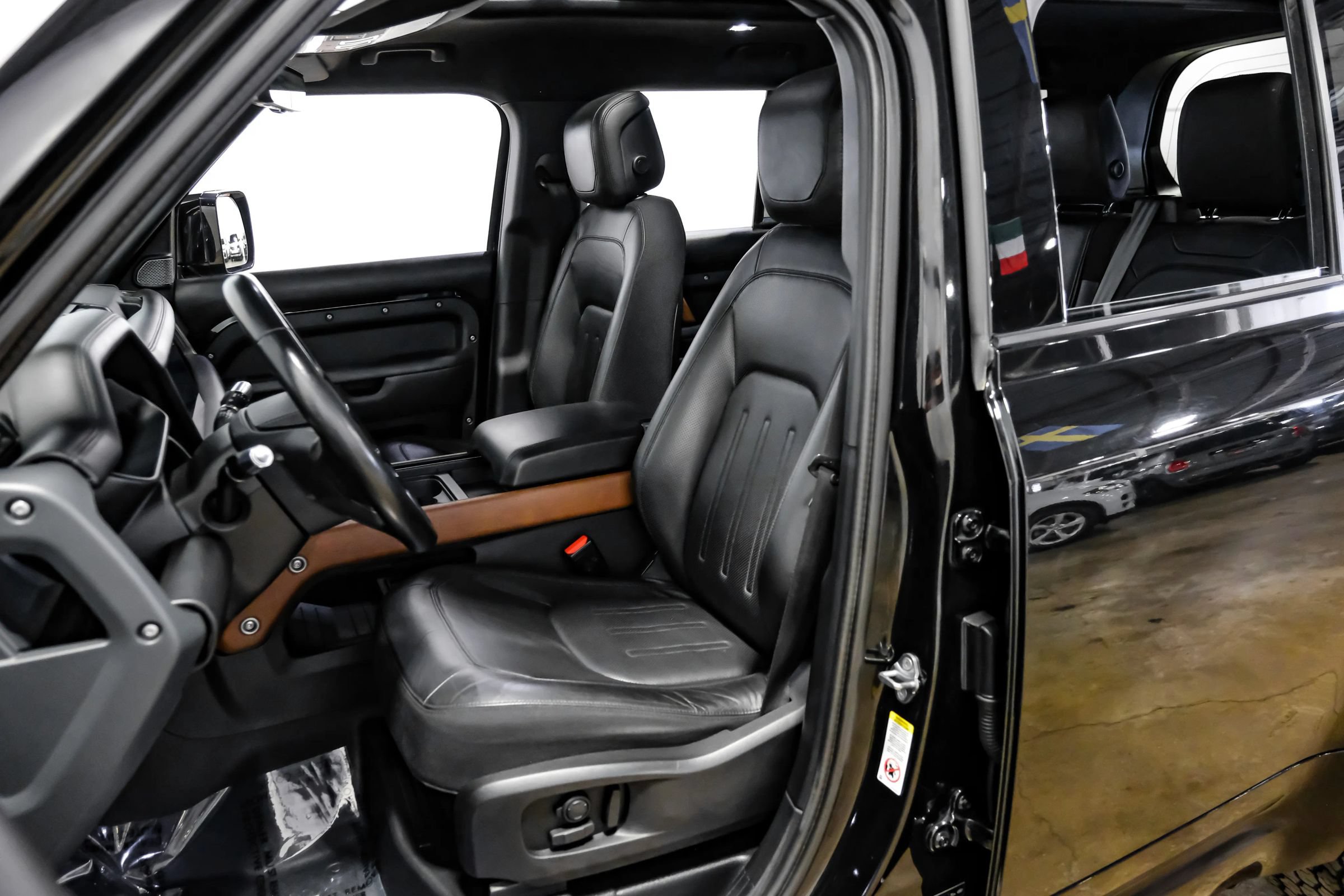 Used 2021 Land Rover Defender 110 X AWD/4WD image 28