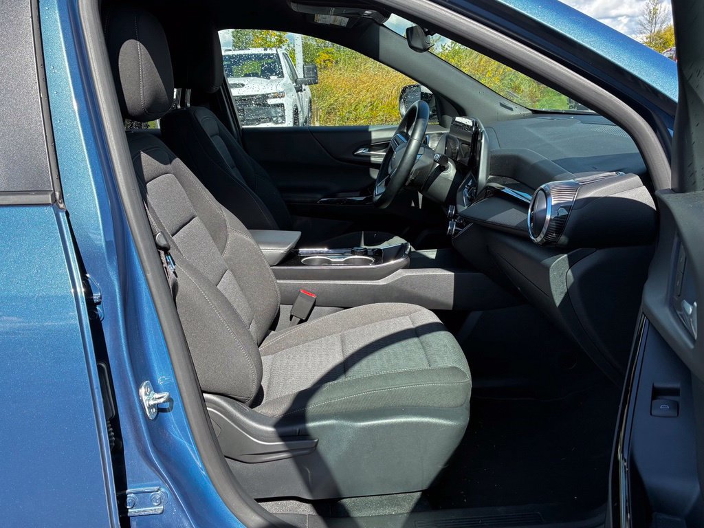 Used 2026 Chevrolet Equinox LT AWD/4WD image 20