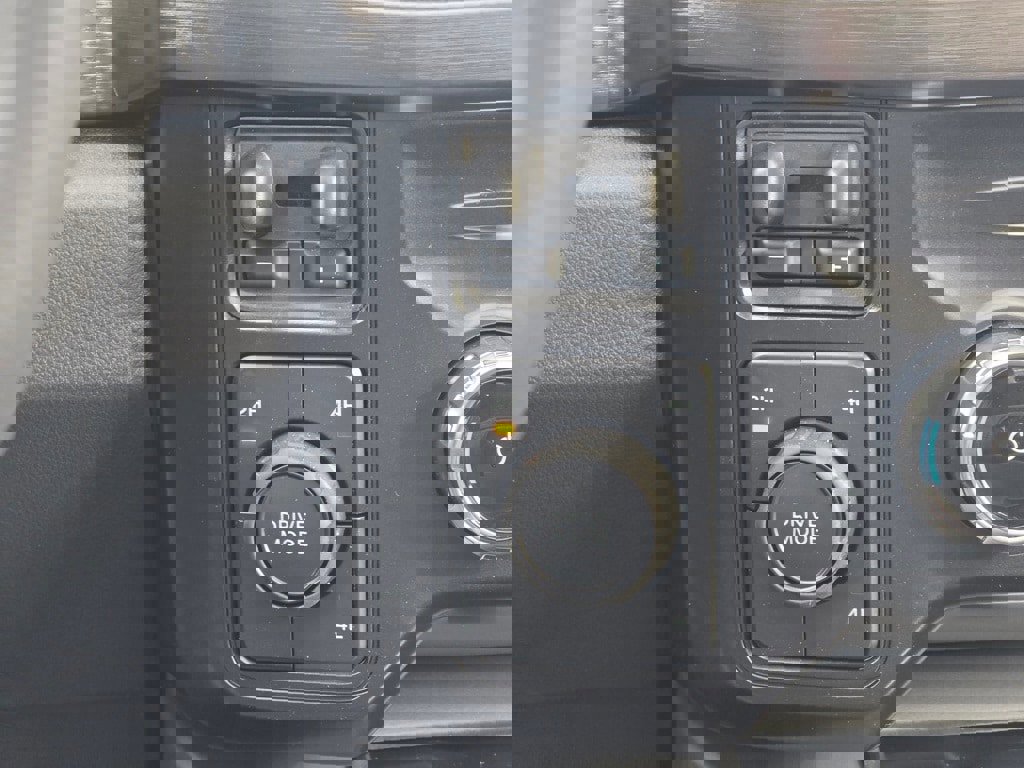 New 2025 Ford F350 Lariat w/ Lariat Ultimate Package image 15