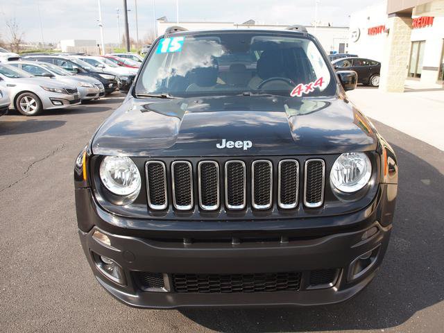 Used 2015 Jeep Renegade Latitude AWD/4WD image 4