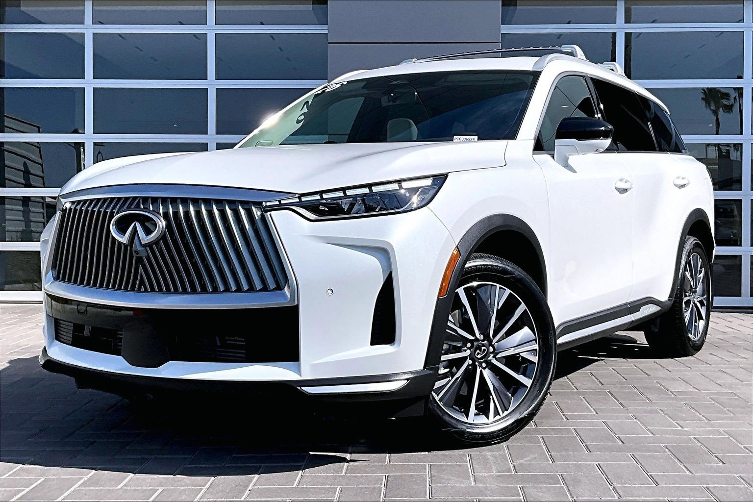 Used 2026 INFINITI QX60 Luxe w/ Cargo Package