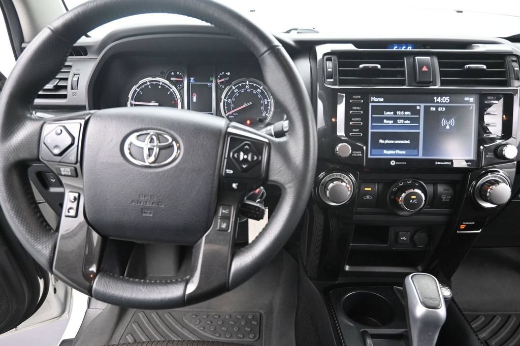 Used 2021 Toyota 4Runner TRD Off-Road AWD/4WD image 32