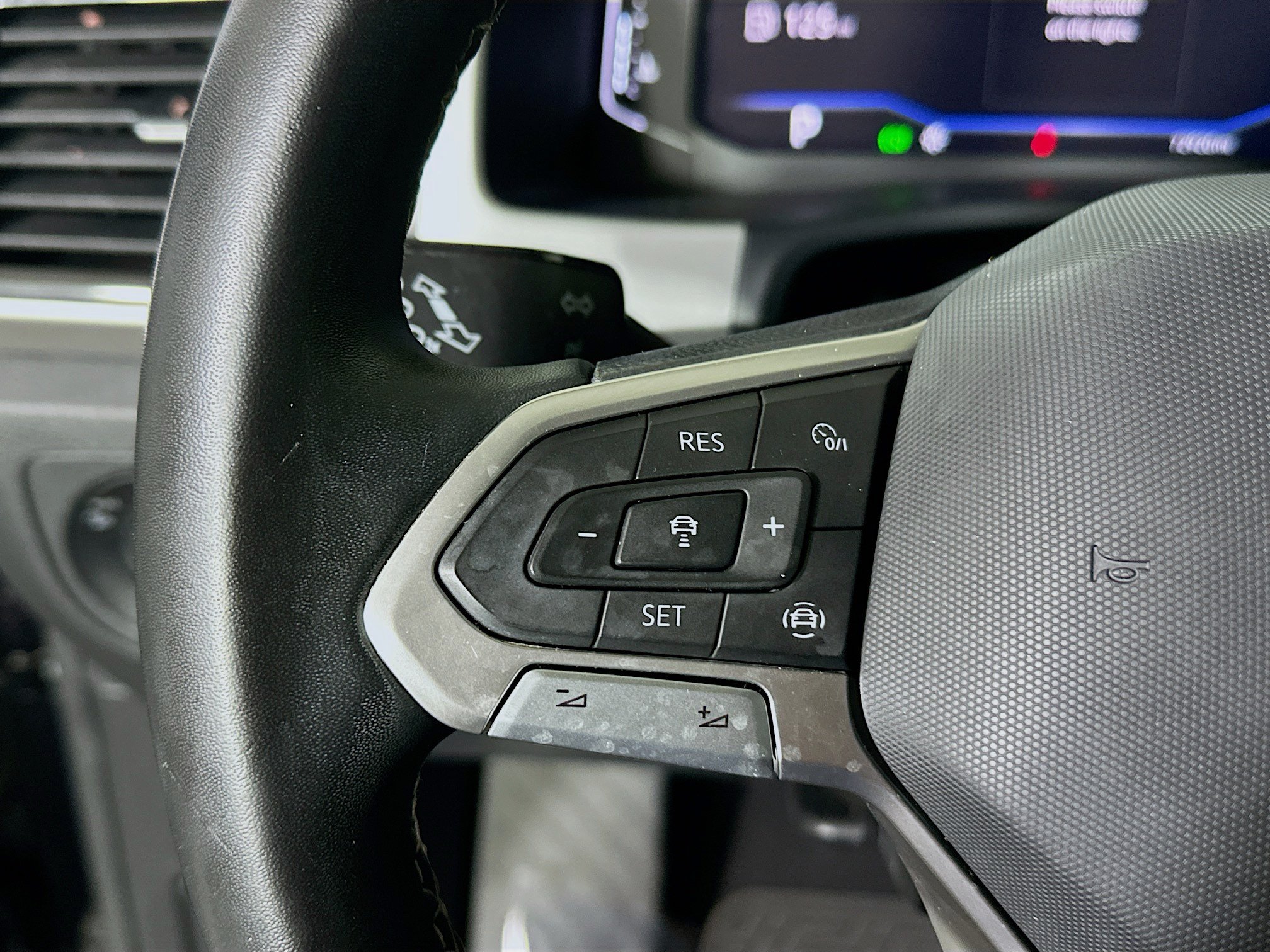 Used 2022 Volkswagen Atlas SE FWD image 16