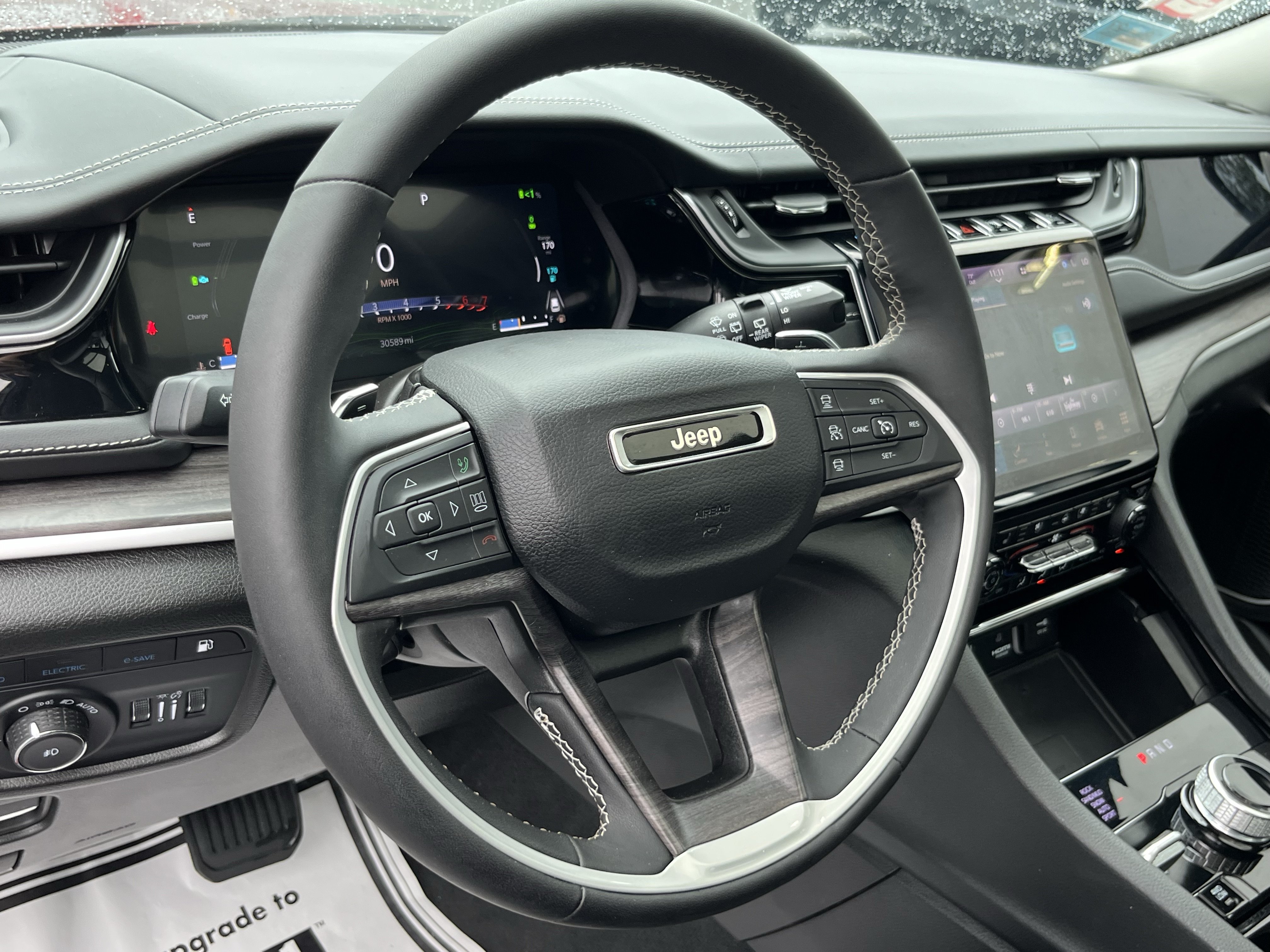 Used 2023 Jeep Grand Cherokee 4WD 4xe w/ Luxury Tech Group II image 27