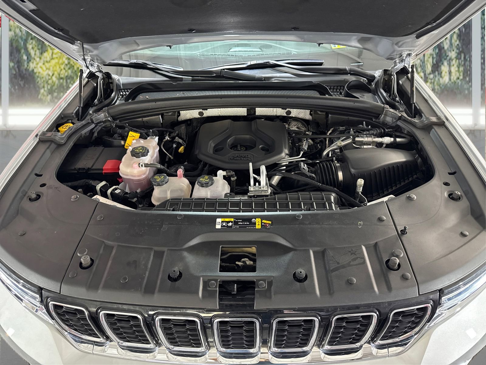 Used 2023 Jeep Grand Cherokee 4WD 4xe image 23