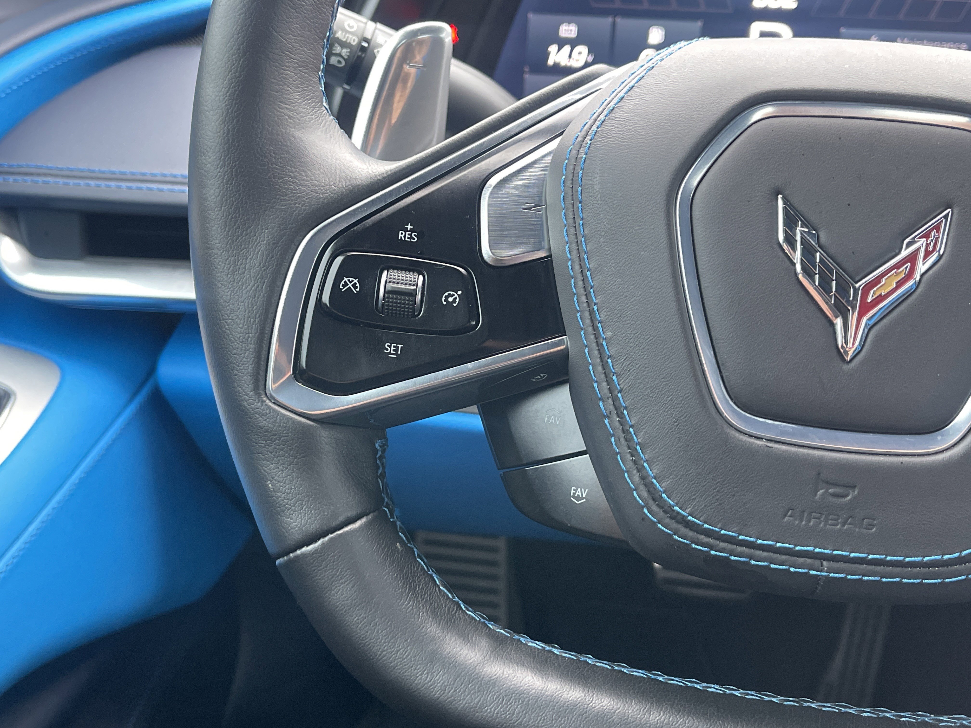 Used 2022 Chevrolet Corvette Stingray Premium Conv w/ Z51 Performance Package image 18