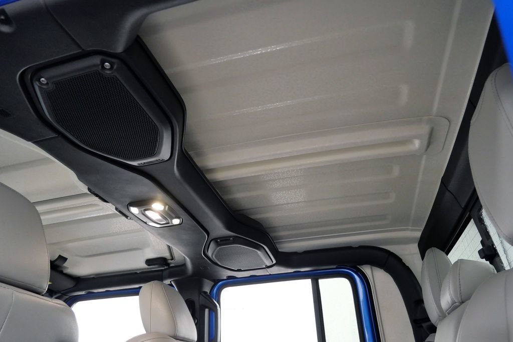 Used 2021 Jeep Gladiator Mojave AWD/4WD image 35