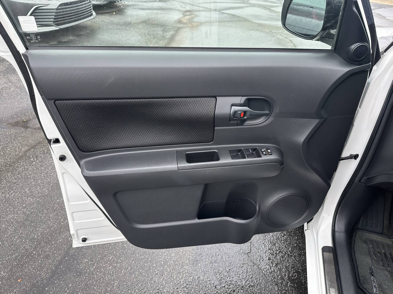 Used 2008 Scion xB FWD image 10