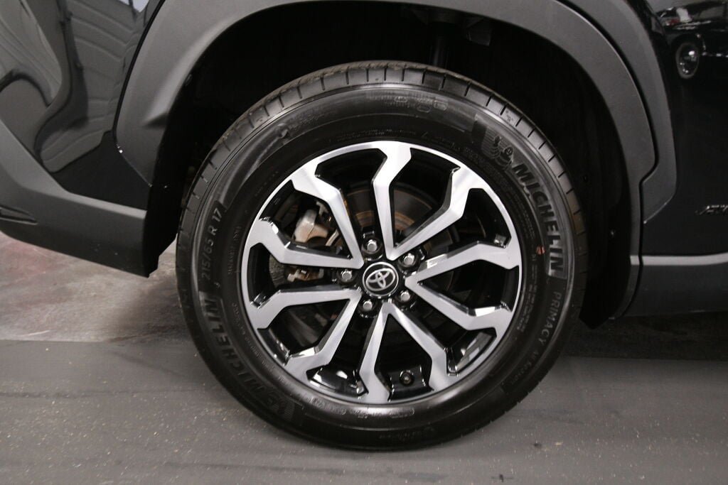 Used 2023 Toyota Corolla Cross AWD Hybrid image 29