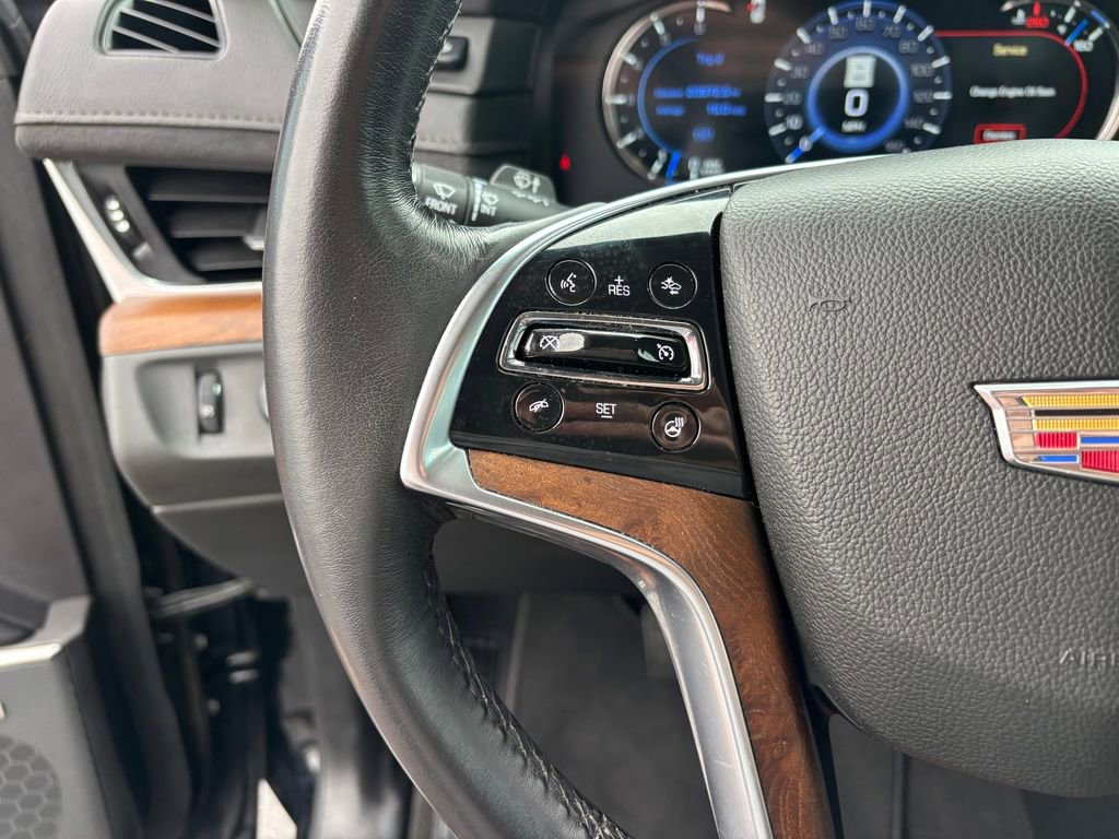 Used 2020 Cadillac Escalade Luxury RWD image 16