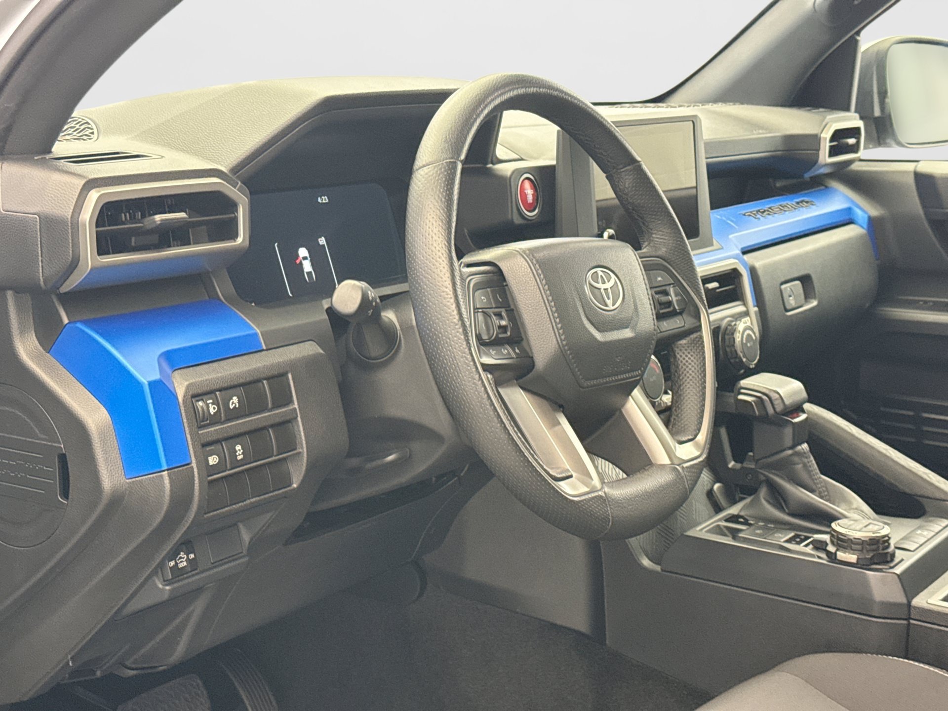 Used 2024 Toyota Tacoma TRD Off-Road AWD/4WD image 10