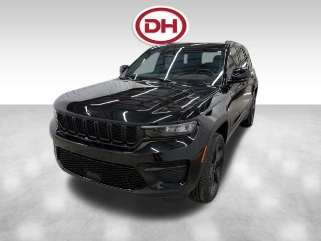 Used 2023 Jeep Grand Cherokee Altitude image 9