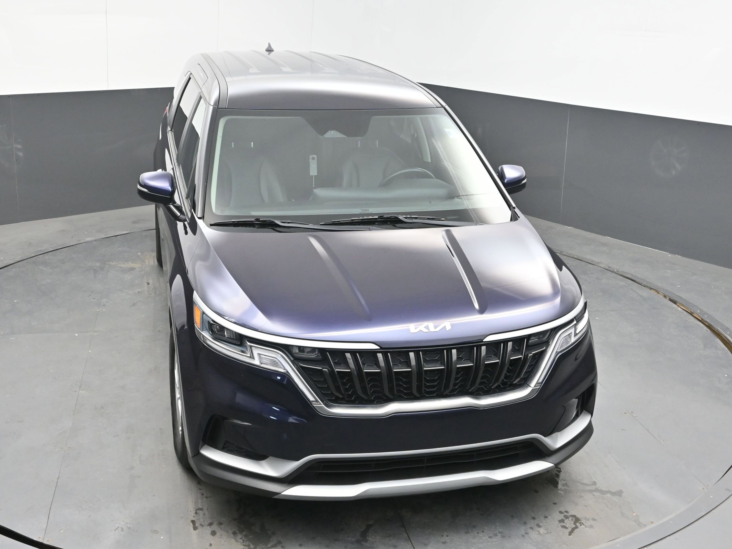 Used 2023 Kia Carnival LX image 30