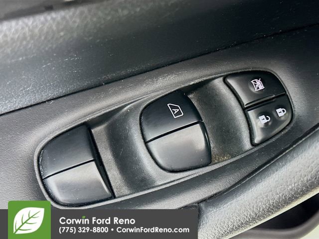 Used 2019 Nissan Rogue SV image 17