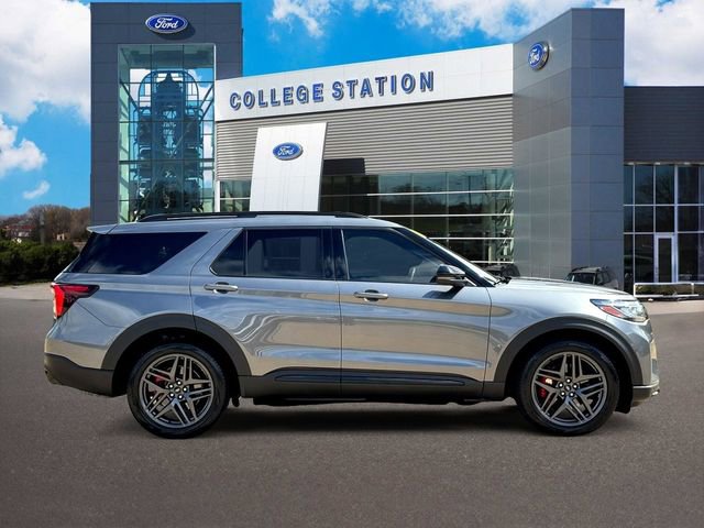 Used 2025 Ford Explorer ST AWD/4WD image 5