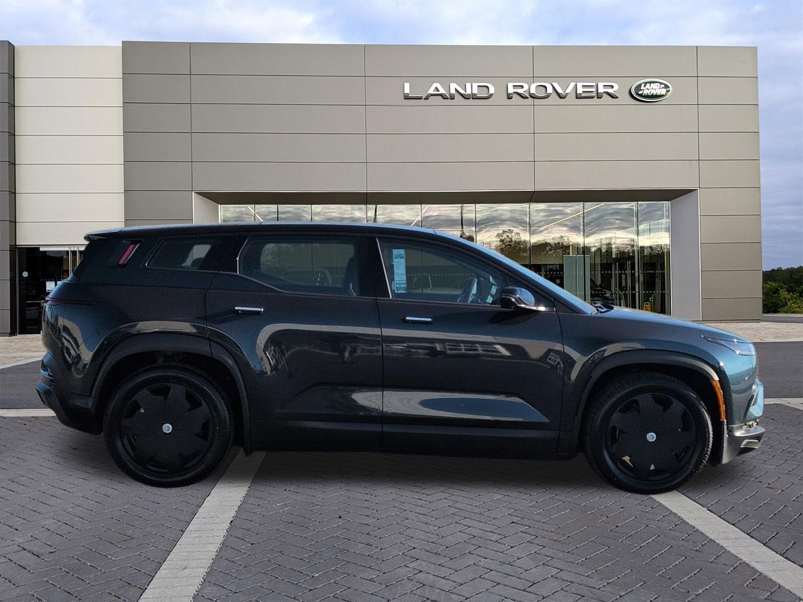 Used 2023 Fisker Ocean Ultra image 4