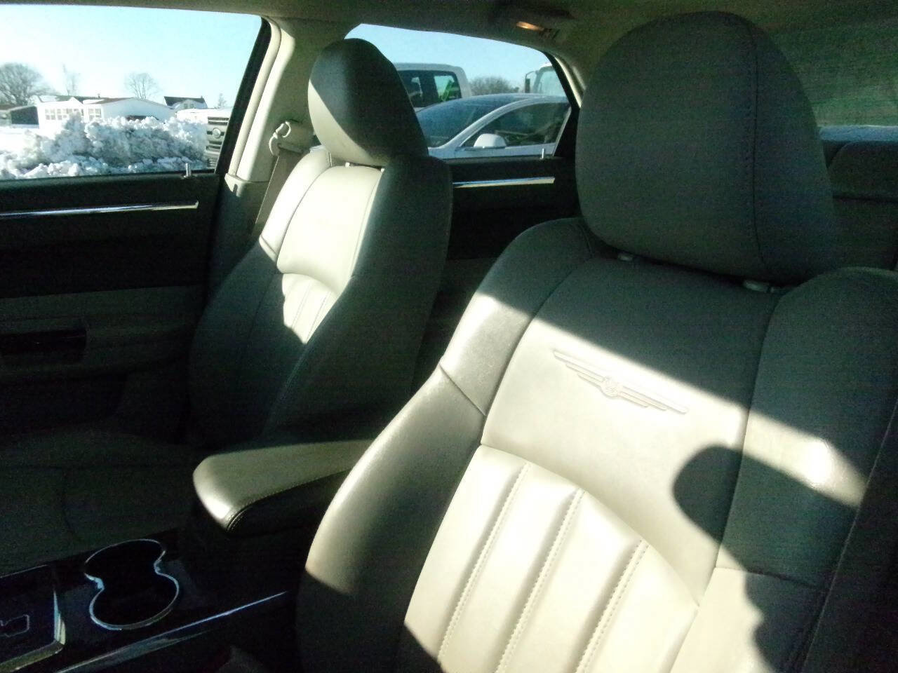 Used 2008 Chrysler 300 C w/ Luxury Group II image 13