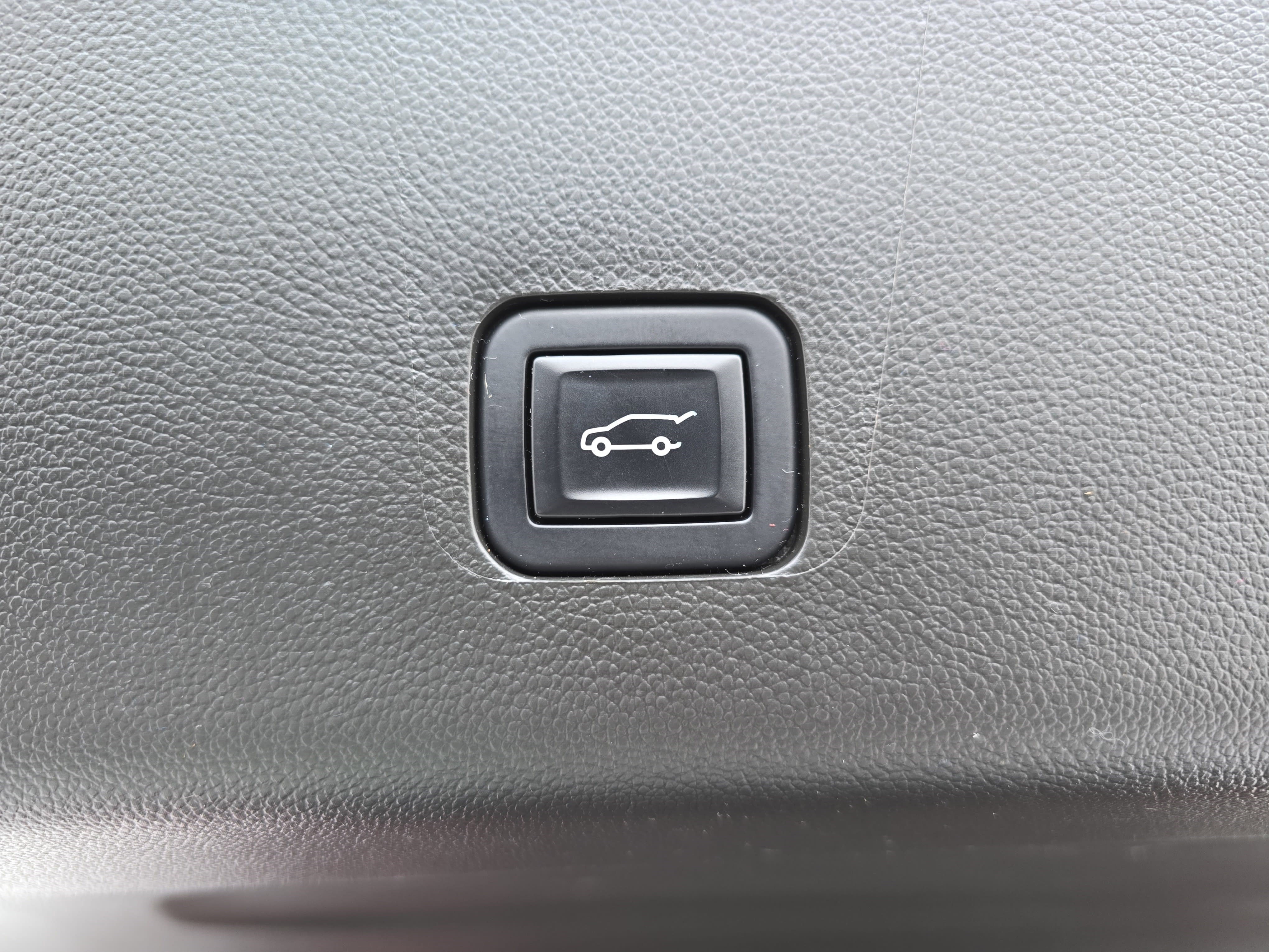 Used 2022 Chevrolet Traverse LT image 13