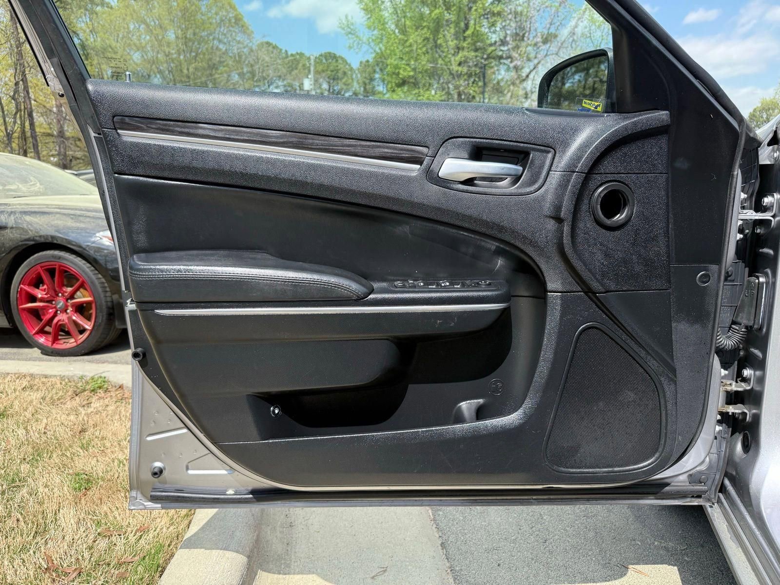 Used 2015 Chrysler 300 Limited w/ Driver Convenience Group image 19