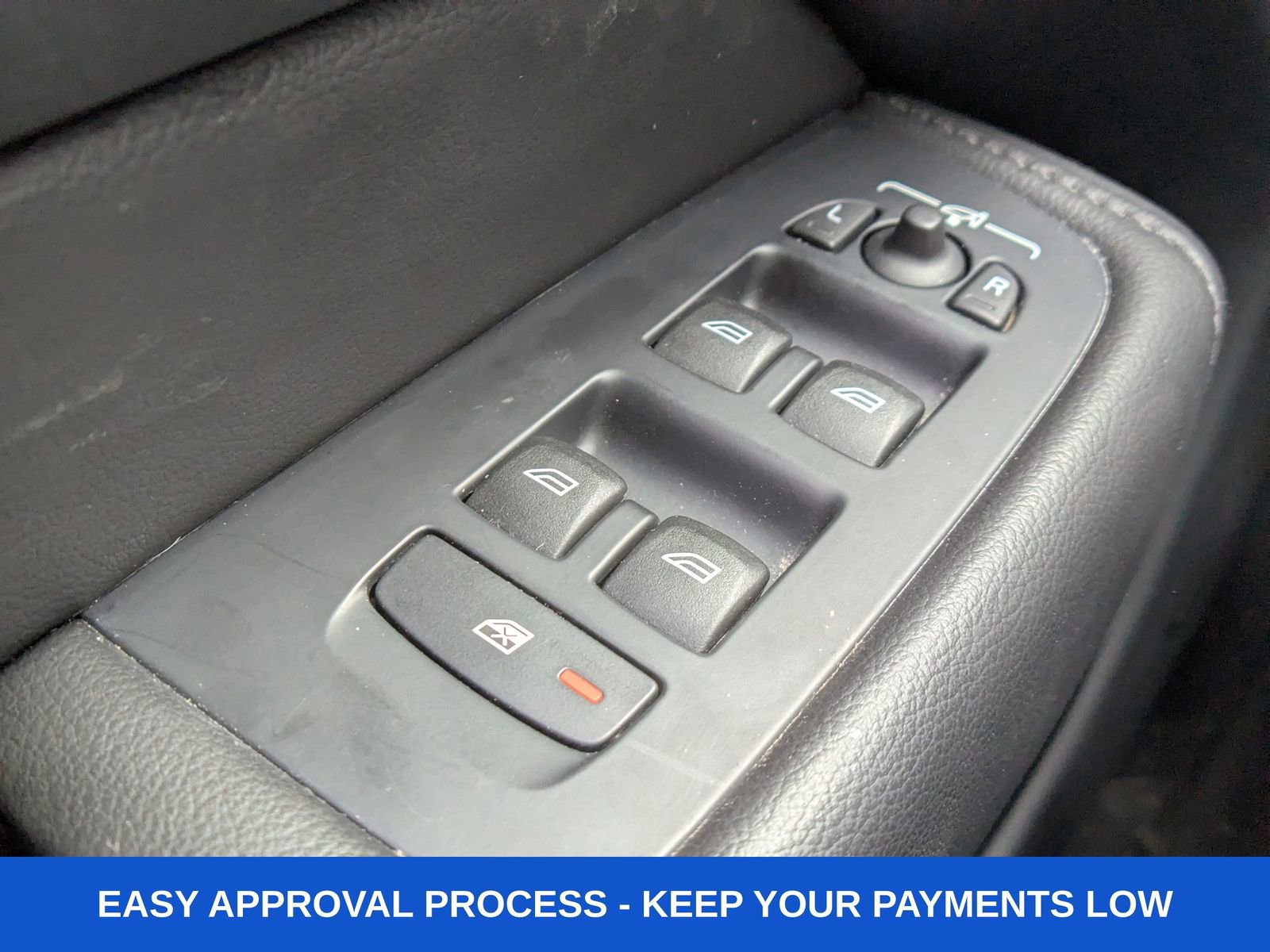 Used 2023 Volvo XC60 B5 Core image 36