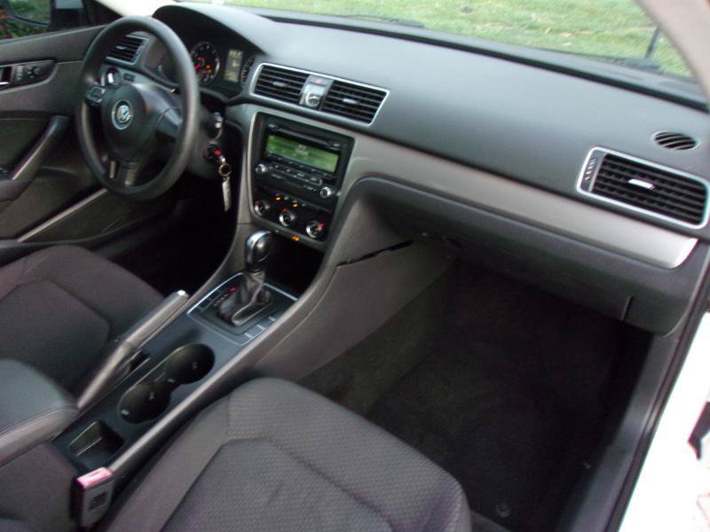 Used 2014 Volkswagen Passat 1.8T S FWD image 22