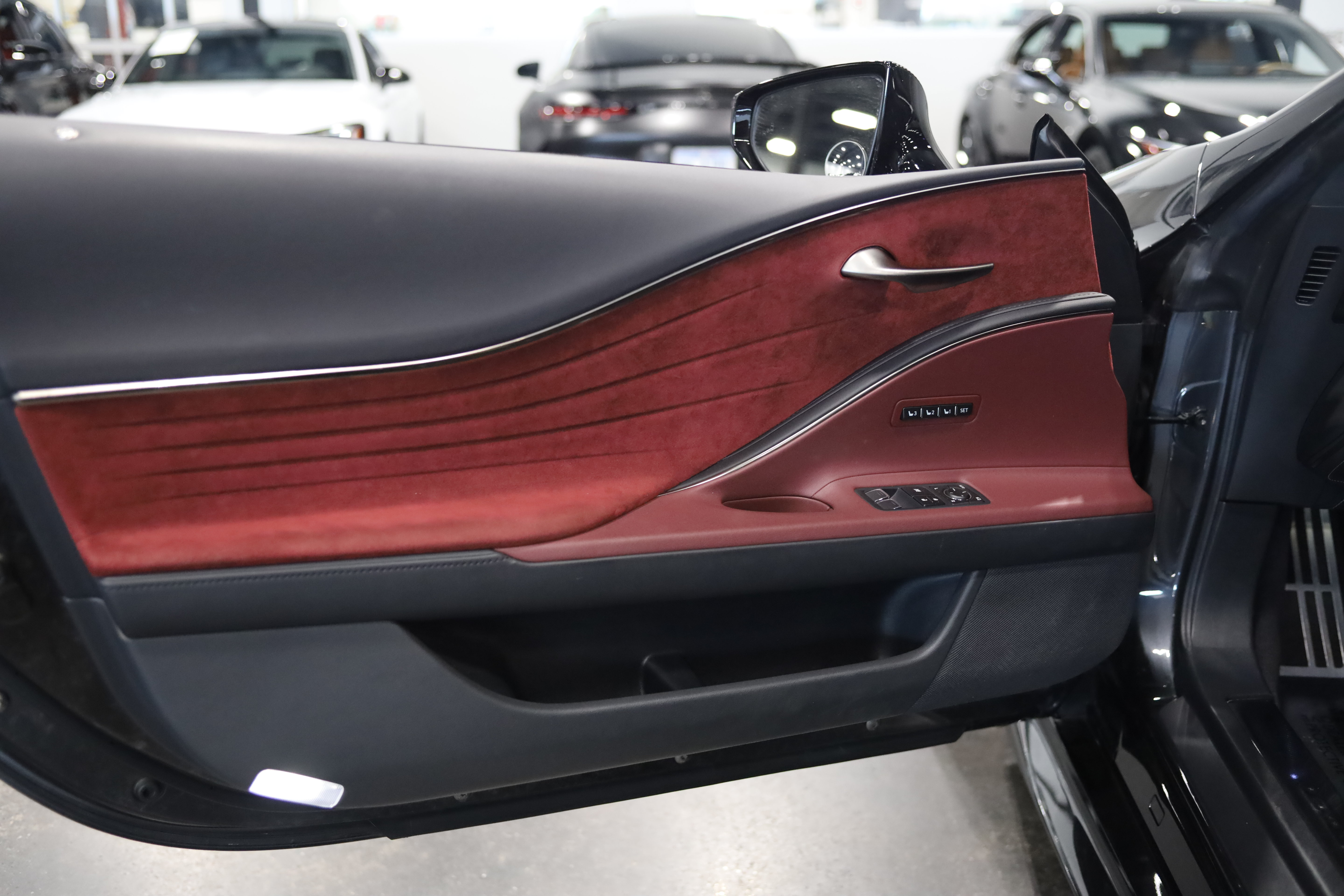 Used 2018 Lexus LC 500 Coupe w/ Sport Package RWD image 14