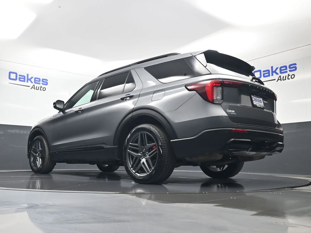 Used 2025 Ford Explorer ST-Line w/ ST-Line Street Pack image 47