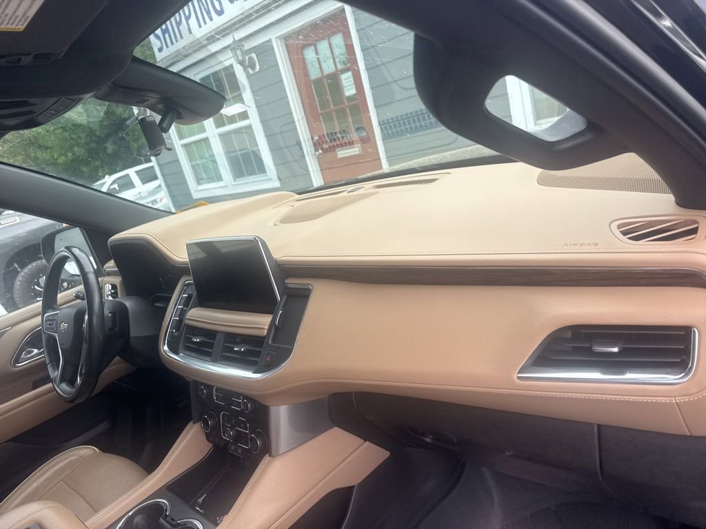 Used 2021 Chevrolet Tahoe Premier w/ Premium Package AWD/4WD image 15