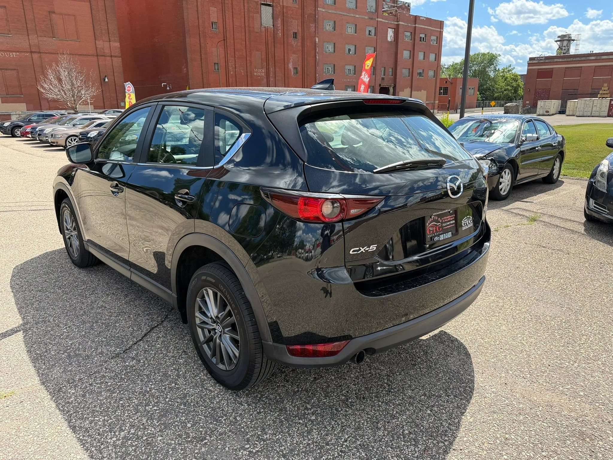 Used 2017 MAZDA CX-5 Sport FWD image 4