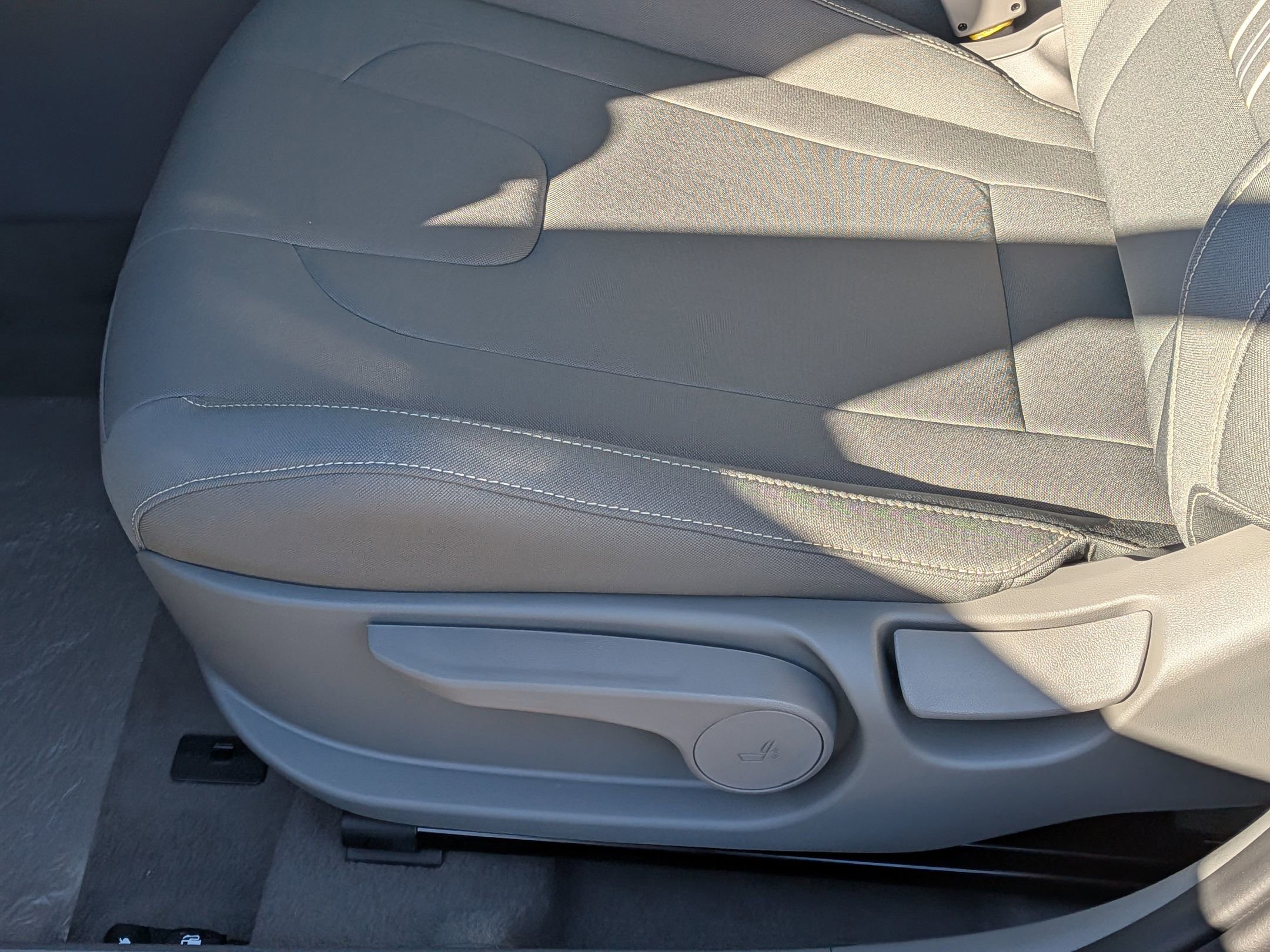 New 2026 Hyundai Elantra Sport FWD image 18