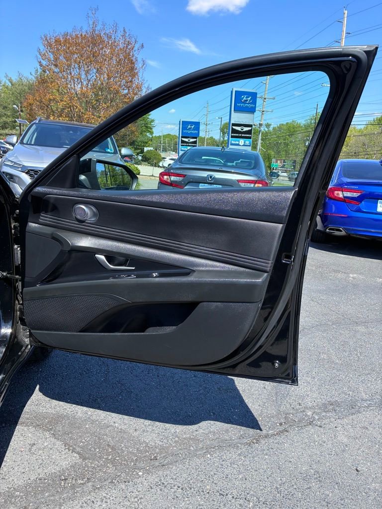 Used 2023 Hyundai Elantra SEL w/ Convenience Package FWD image 42