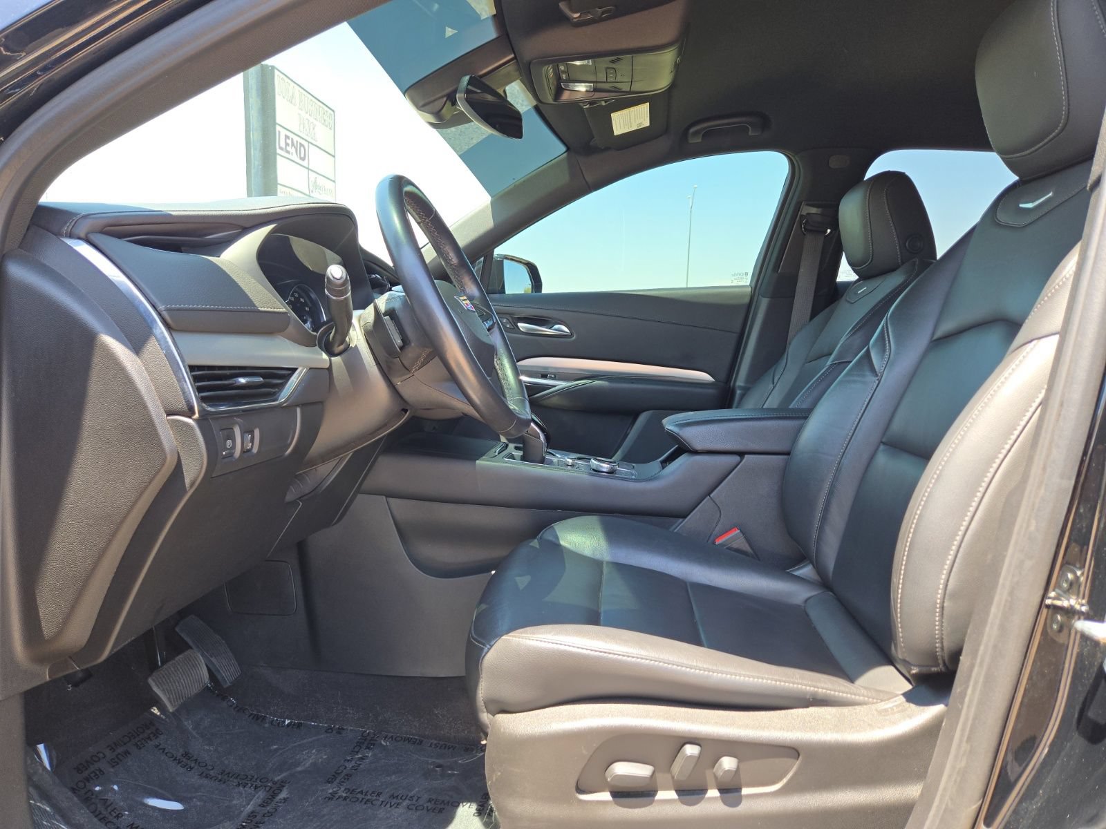 Used 2023 Cadillac XT4 Premium Luxury FWD image 24