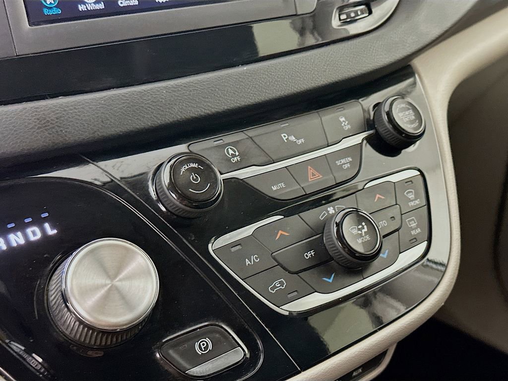 Certified 2019 Chrysler Pacifica Touring-L image 21