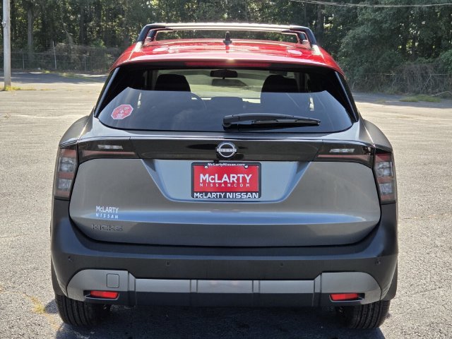 New 2027 Nissan Kicks SR FWD image 4