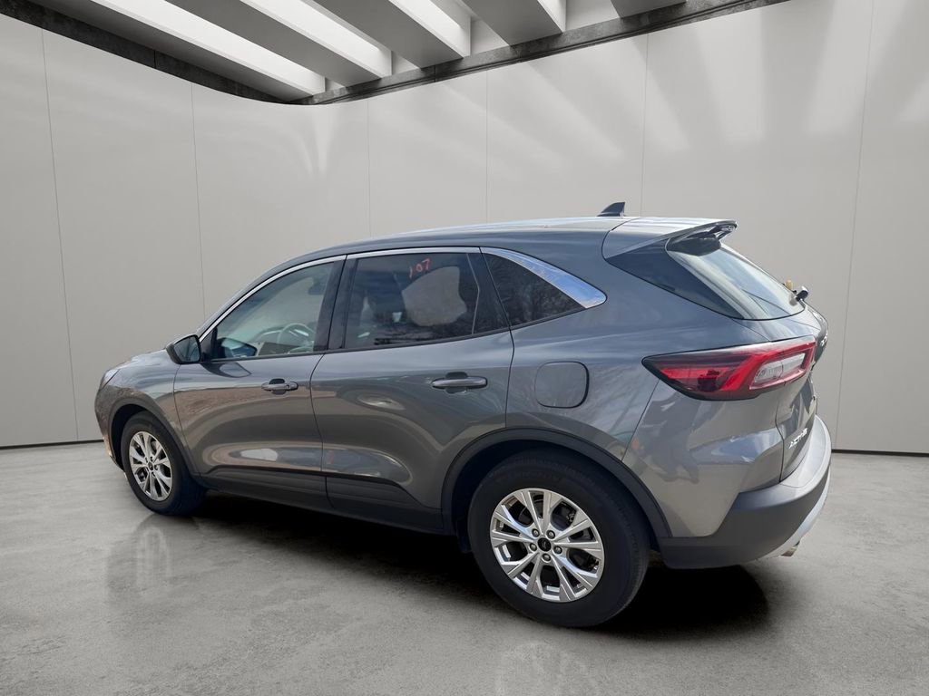 Used 2024 Ford Escape Active w/ Cold Weather Package image 4