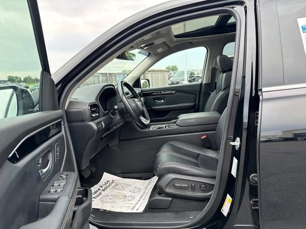 Certified 2025 Honda Pilot Touring image 34