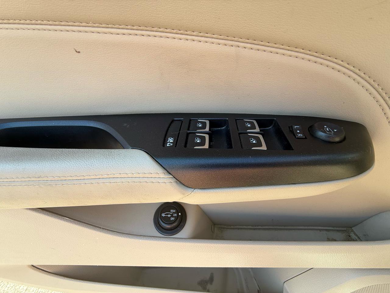 Used 2015 Cadillac SRX Luxury FWD image 13